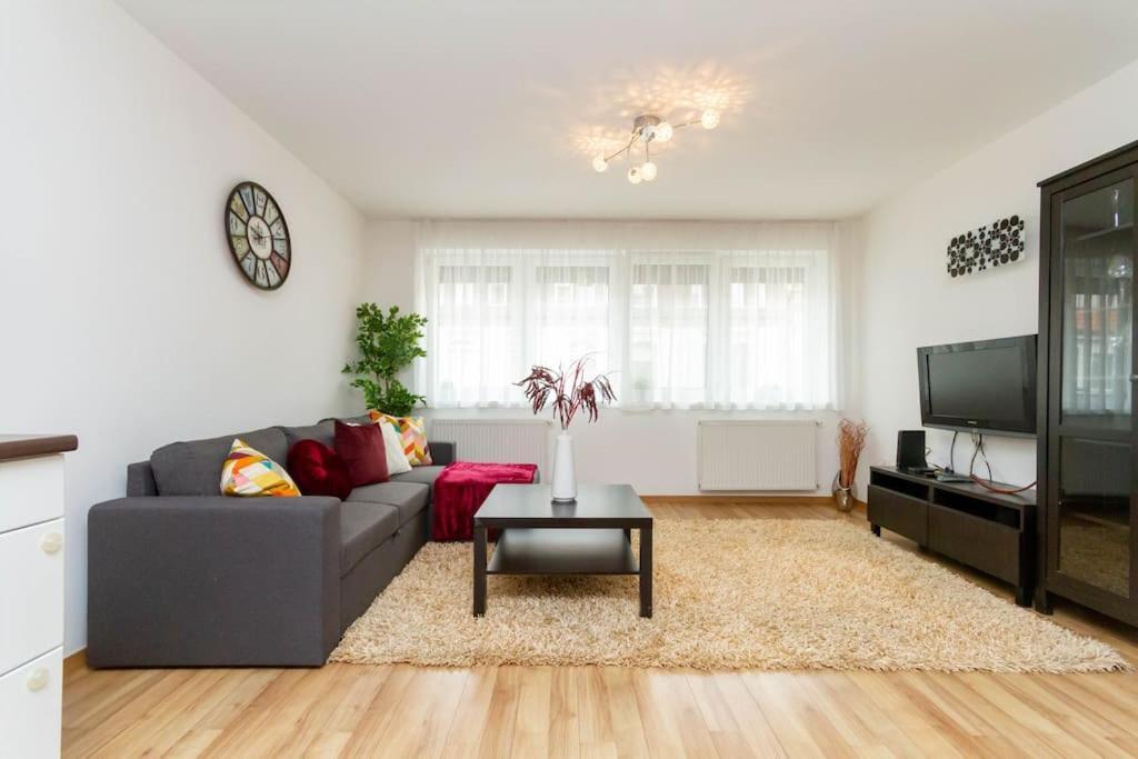 Апартаменти Family Lux Lounge In Voeroesmarty Street By Nw Будапешт