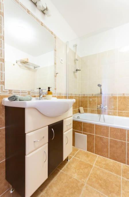 Апартаменты Family Lux Lounge In Voeroesmarty Street By Nw