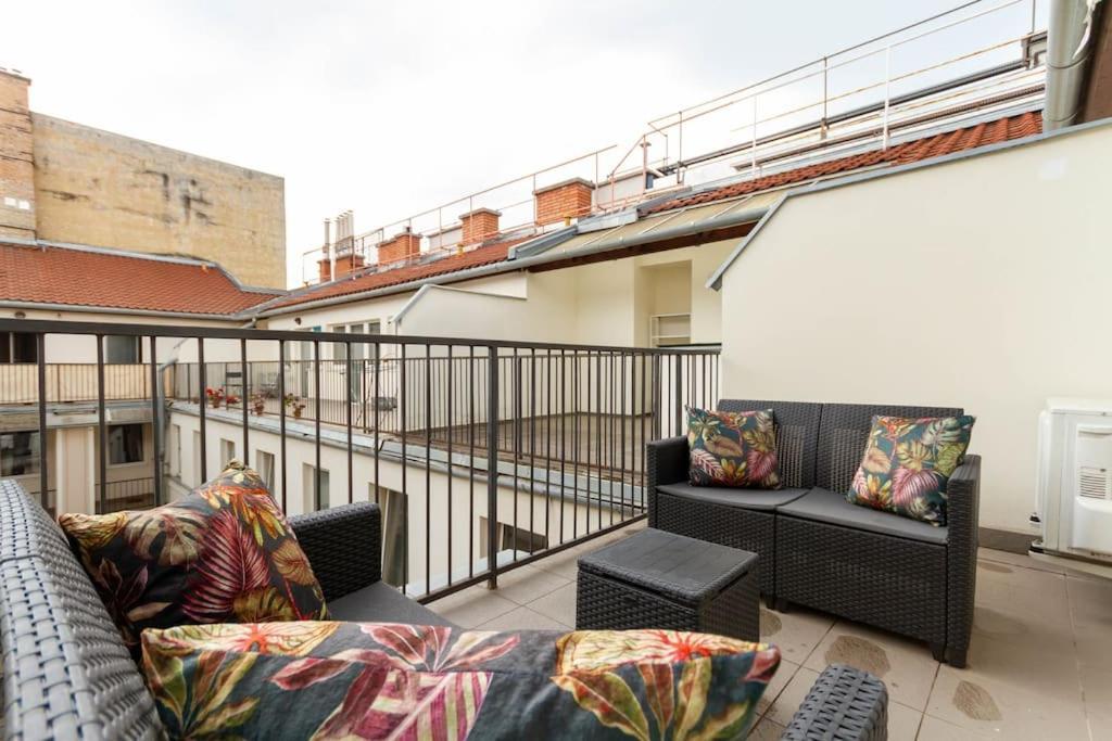 Family Lux Lounge In Voeroesmarty Street By Nw Апартаменты Будапешт